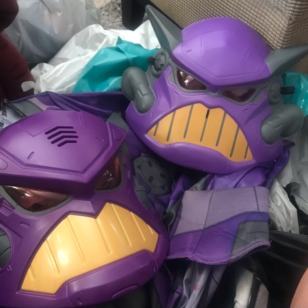 Disney Pixar Kids Zurg Costume - From Buzz Lightyear-Toy Story - Picture 3 of 6